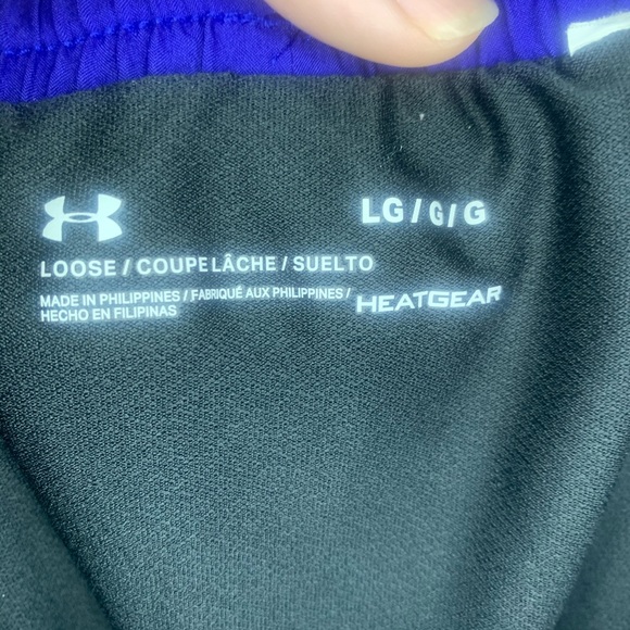 Under Armor running shorts - Picture 2 of 2